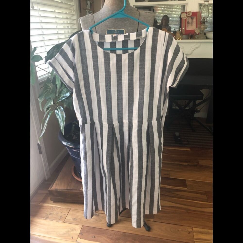 Journey Five dress size L.